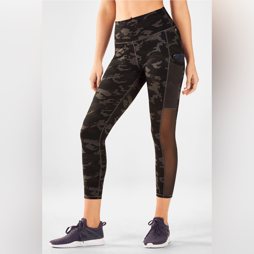 Fabletics On-The-Go PowerHold High-Waisted Capri